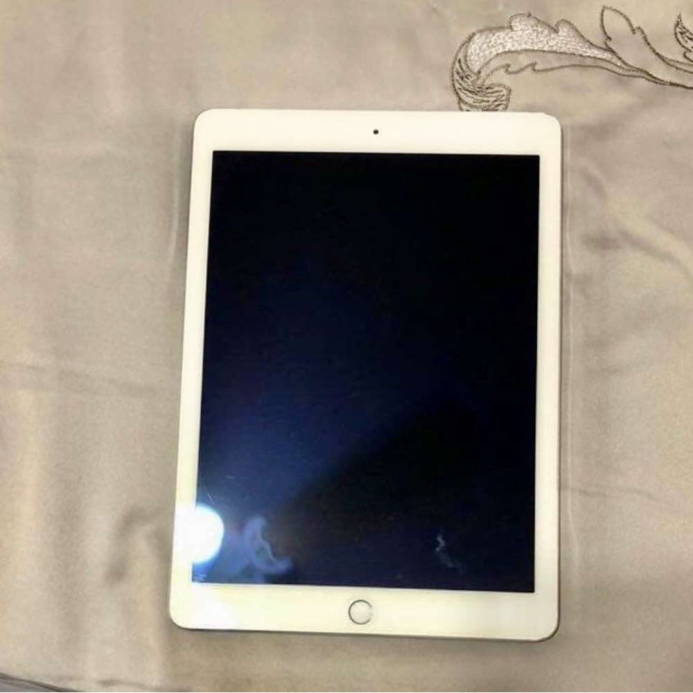Apple iPad 4th Generation 32GB in White